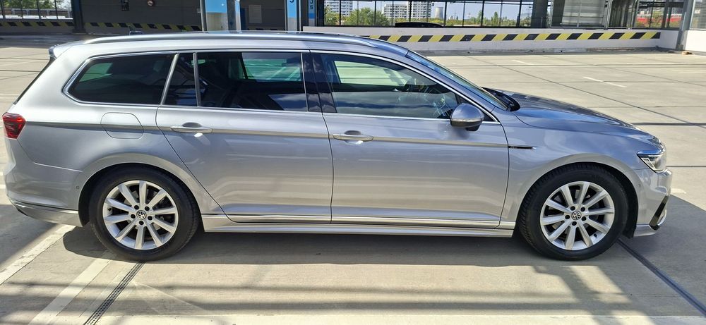 Proprietar vând Vw Passat B 8.5  R-LINE  2022