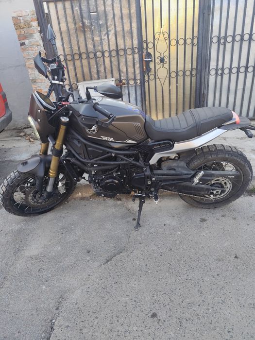 Benelli Leoncino 800 Trail