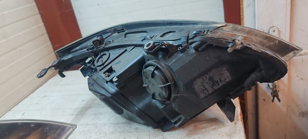 Far BMW E60 E61 800lei bucata