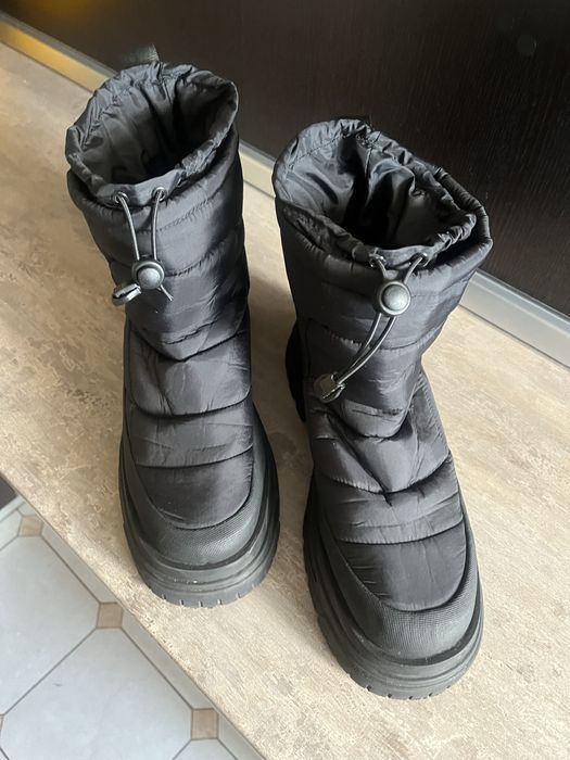 Ghete AXEL ARIGATO, autentice , impecabile