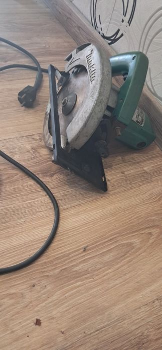 Makita SR1800 185 мм професионален ръчен циркуляр – работещ