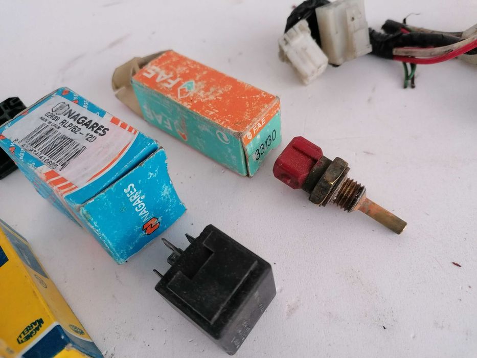 Пружини Мазда и части делко , кабели , мигач ,джанти 14 за 323 , 626