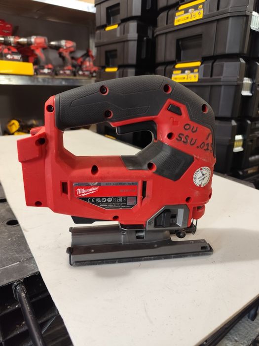 Акумулаторен безчетков прободен трион зеге Милуоки Milwaukee M18 FJS