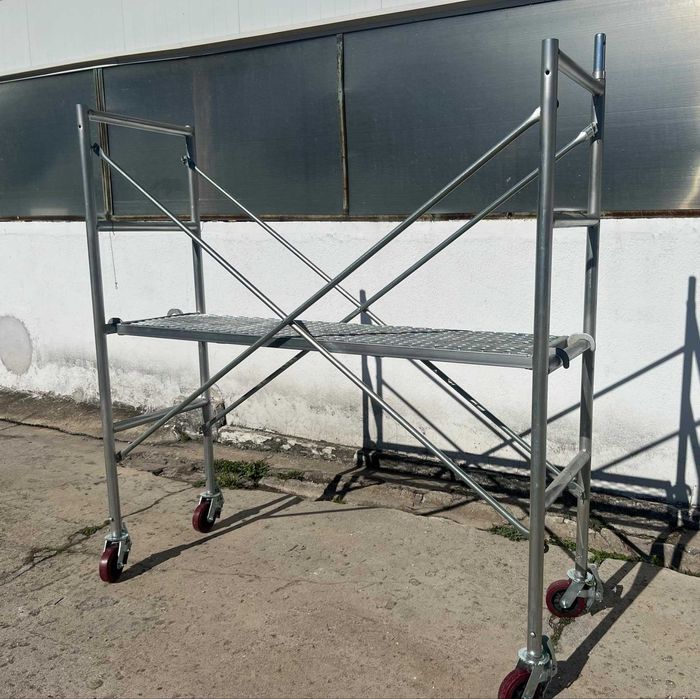 Мобилно скеле на колела