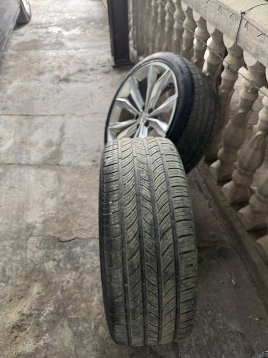 Malibu 2 R20 245/40