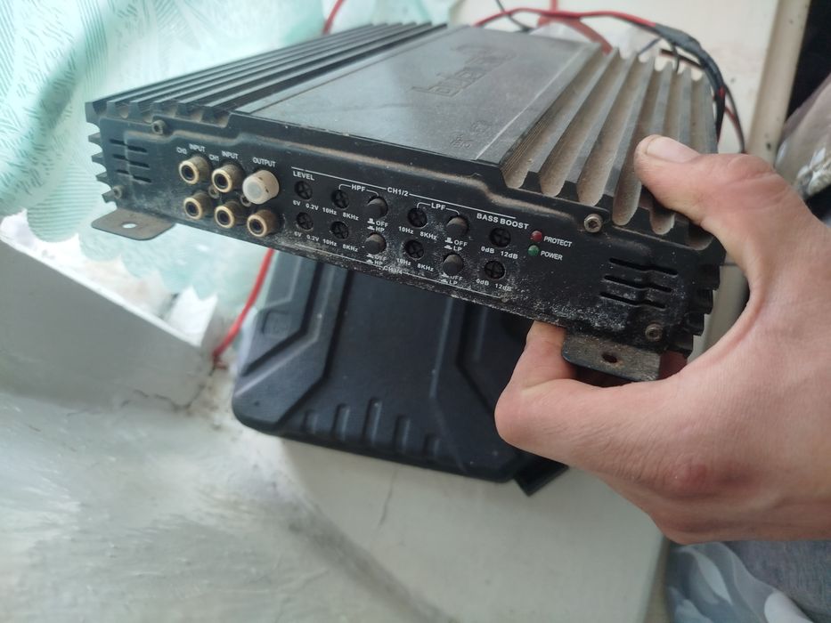 Продам автомобиль усилитель