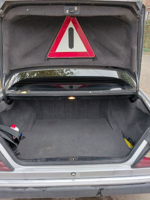 Mercedes Benz 200E