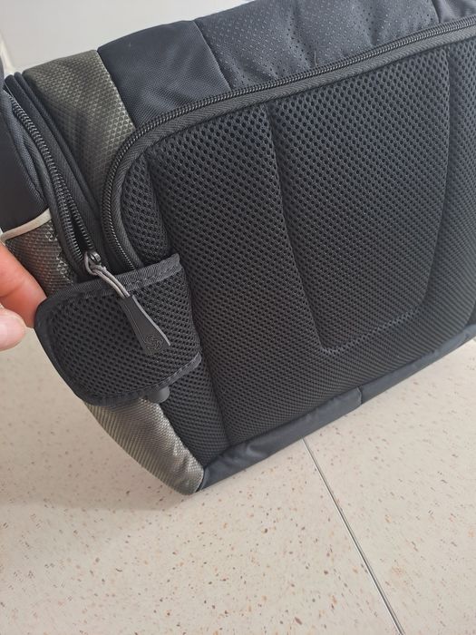 Geanta de umar SAMSONITE.