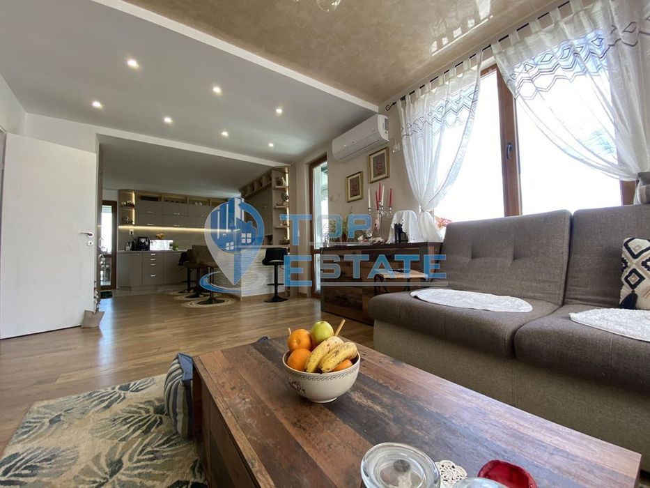 Продава се Тристаен апартамент в Велико Търново, Център - 220 кв.м за 1091 €/кв.м - Снимка #3