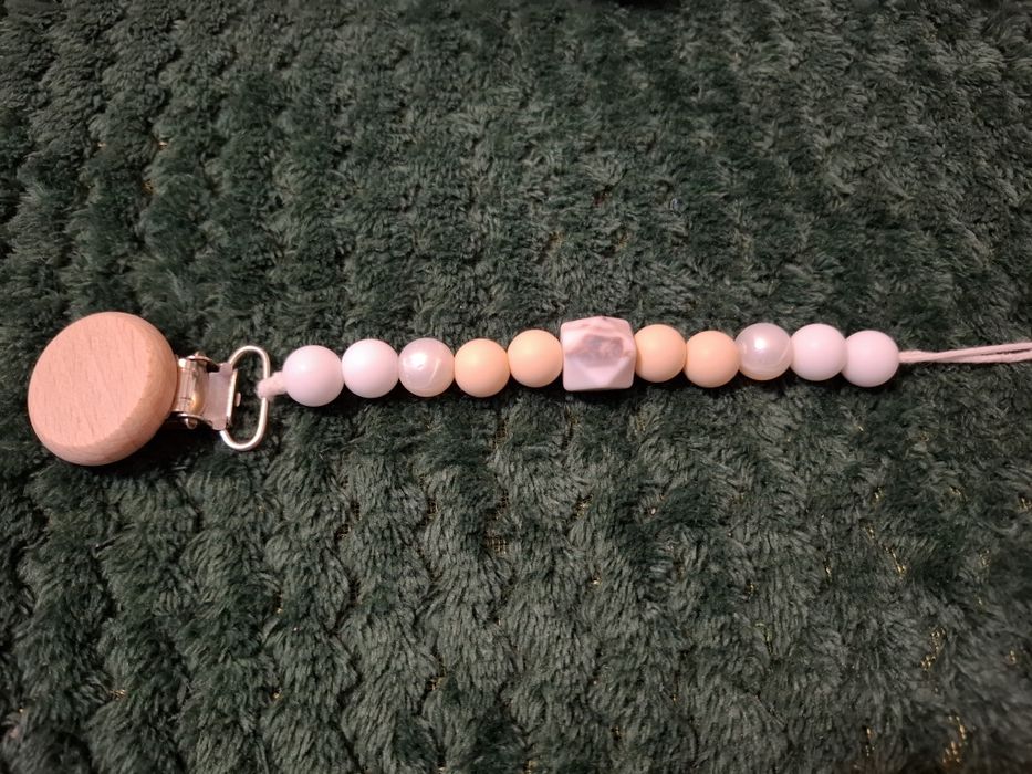 Lantisoare de suzeta