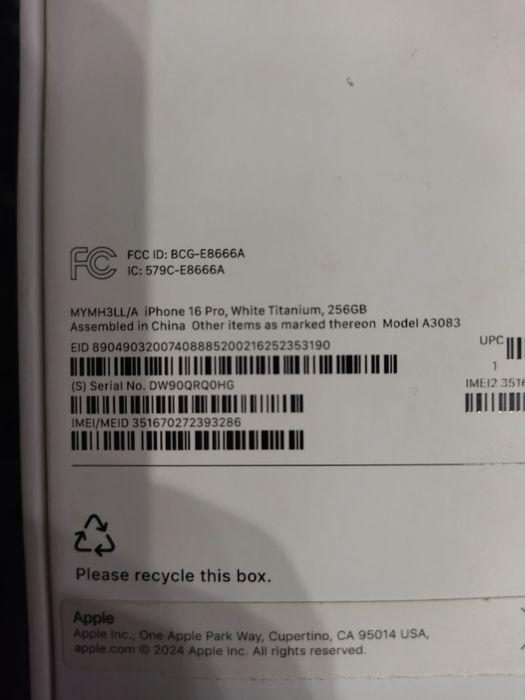 Продам Iphone 16 pro. 256 Гб. Батарея 100%.