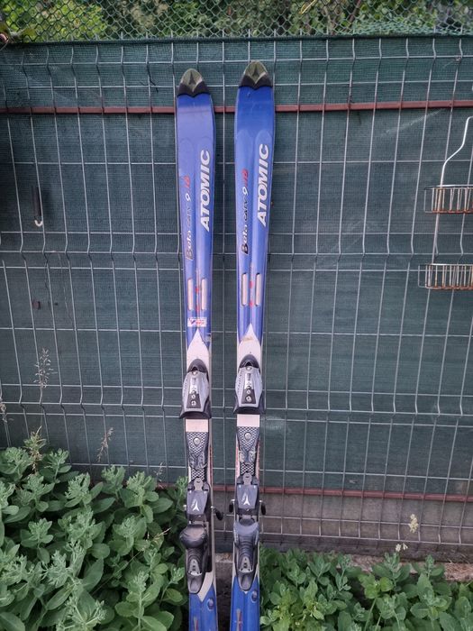 Skiuri Carving Atomic