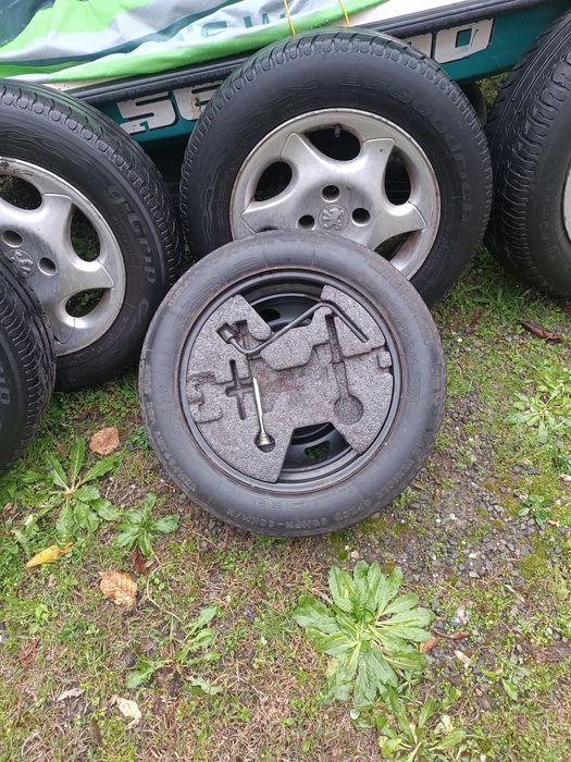 Алуминиеви джанти 15 цола с гуми, плюс резервна гума за Пежо