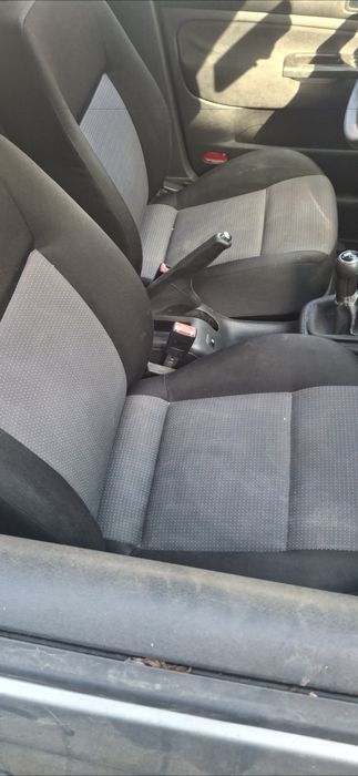 Dezmembrez golf 4 1.6 benzină.  Toate piesele disponibile