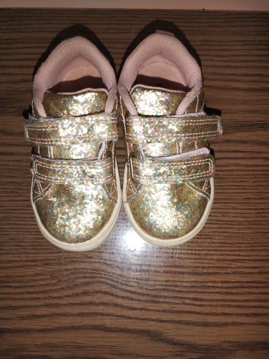 Детски обувки  по 10лв чифта