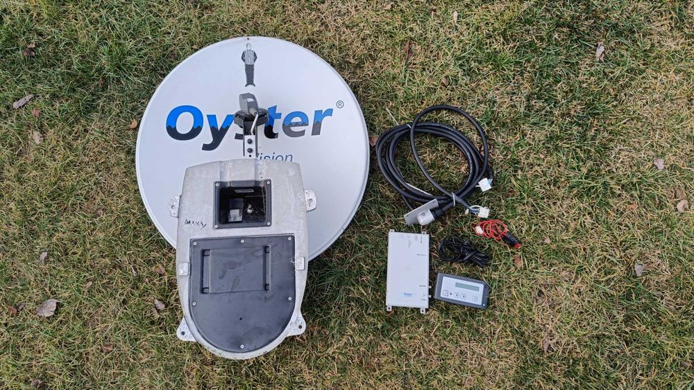 Antena satelit automata
