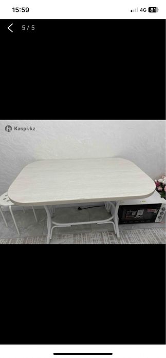 Продам стол кухонный