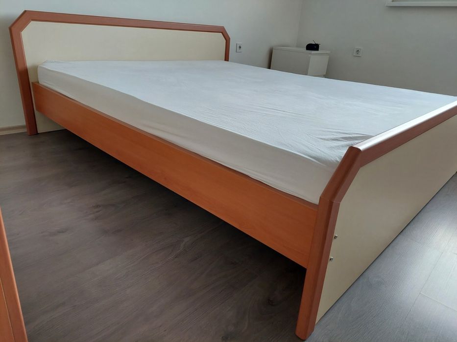 Спалня с подматрачни и матрак