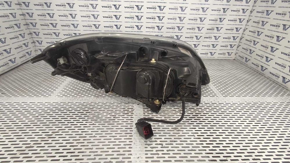 Far stanga VOLVO XC60 2009-2013 halogen