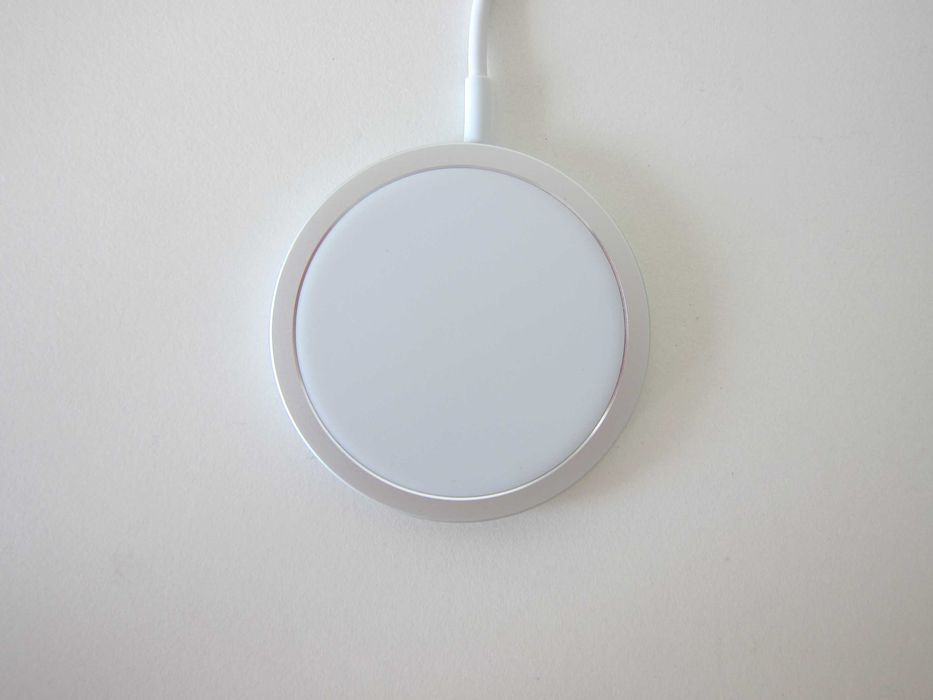 Оригинално  wireless magsafe зарядно apple