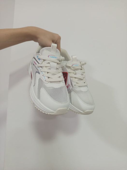 Продам туфли новые