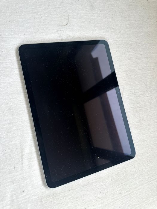 iPad Air M3 1TB заключен, версия 26.1
