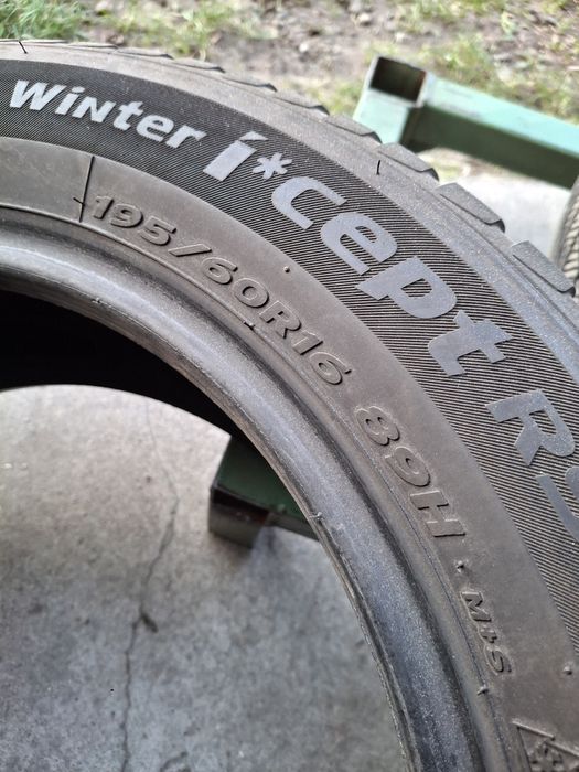 2 Anvelope  de iarnă 195 60 r16 Hankook