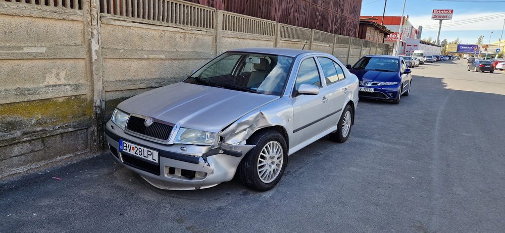 Skoda Octavia 1.6 avariat