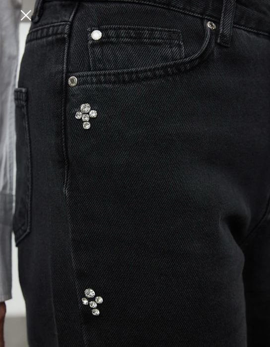 Черни дънки Trendyol Mom Jeans с висока талия.