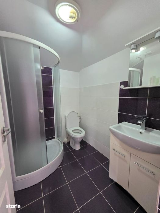Casă zona Pieței Mari, din cărămidă, renovat recent, 4 camere