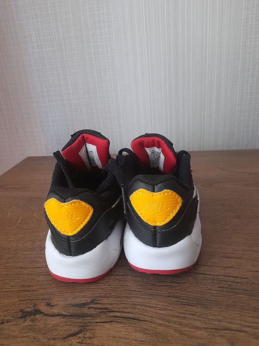 Nike Air max 90 детски маратонки 25 номер.
