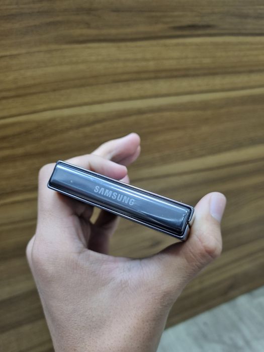 Samsung galaxy z flip 5  5G 8/512gb 2ta simkartali