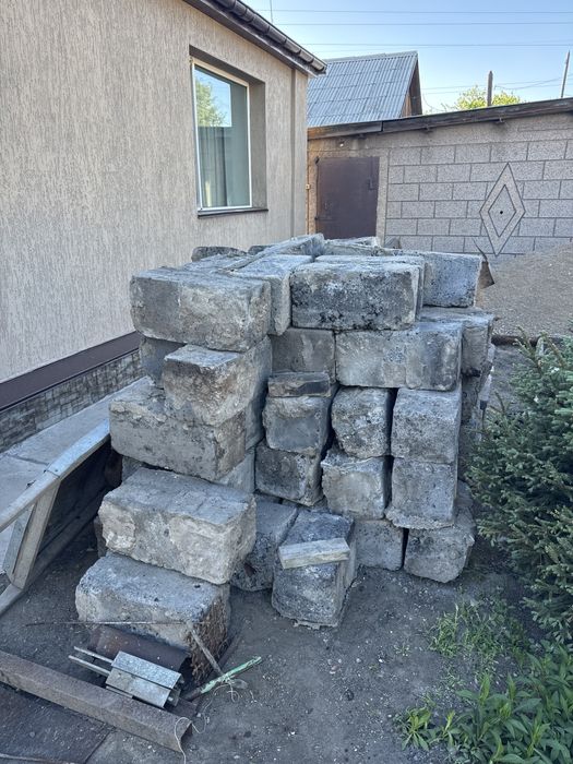Шлакоблок для стройки
