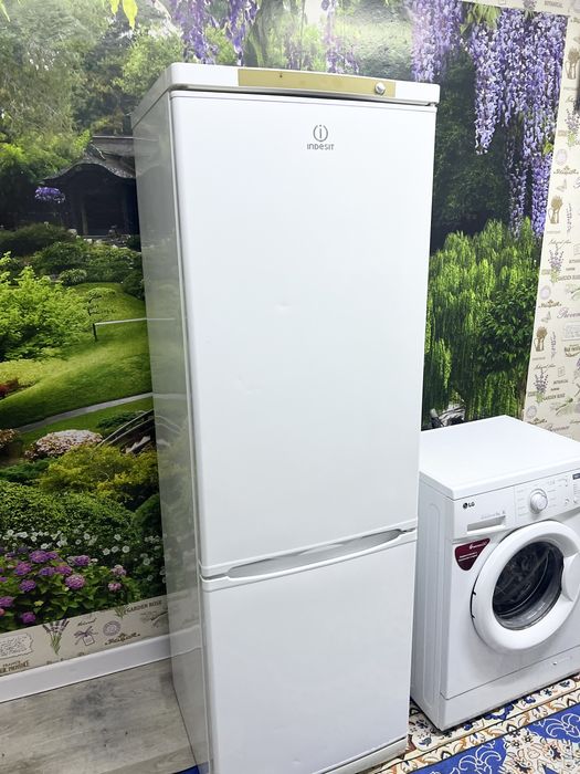 Продам Холодильник с Машинкой LG