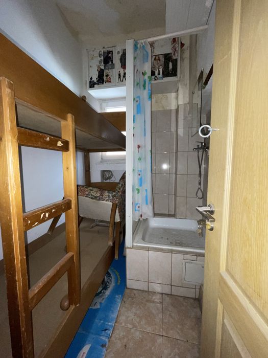 Camera de Vanzare, 3,59 mp  cu dus si electriciitate ,Str. Vasile Lascar, Nr. 23-25
