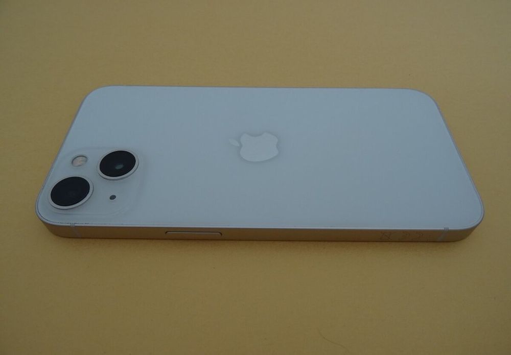 iPhone 13 256GB - 100% батерия, гаранция, пълен комплект