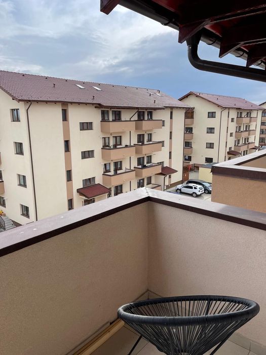 Închiriez apartament în Sanpetru