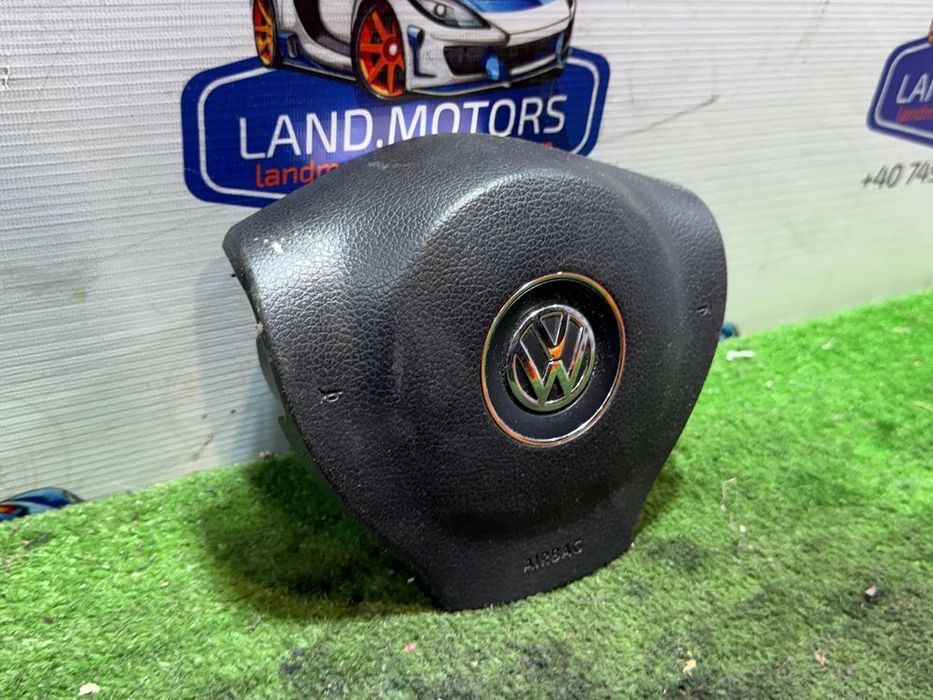 AIRBAG VOLAN VOLSKWAGEN PASSAT BlueMotion 2.0 DIESEL 2014 COD OEM 306842999N44 / 3C8880201AH / BERLINA 2010-2014 2 buc