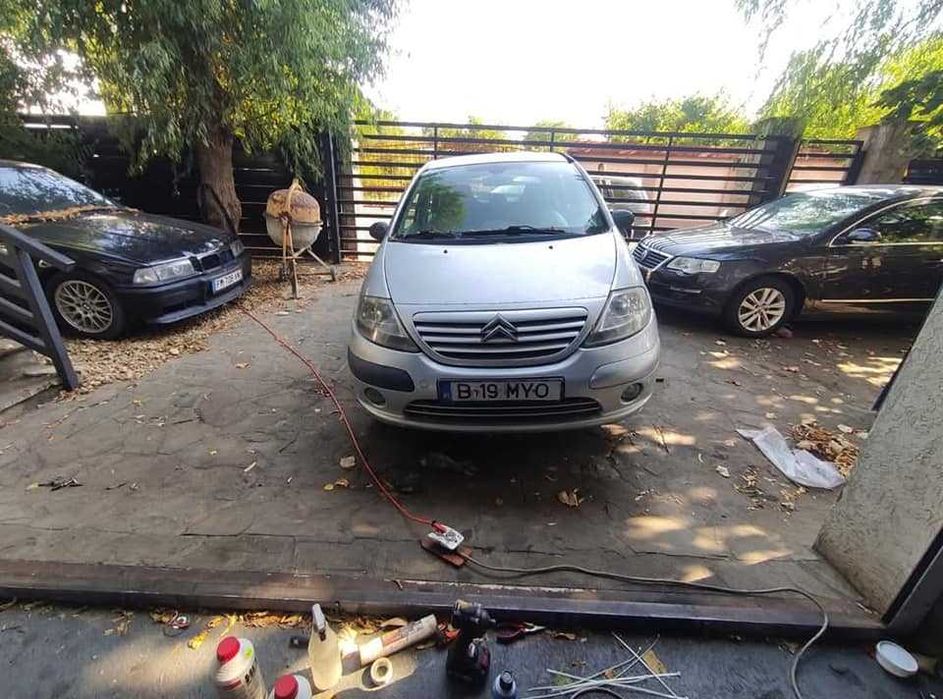 Citroen C3 Gri Înmatriculată 1230e si Citroen C3 Rosie pt piese 700e