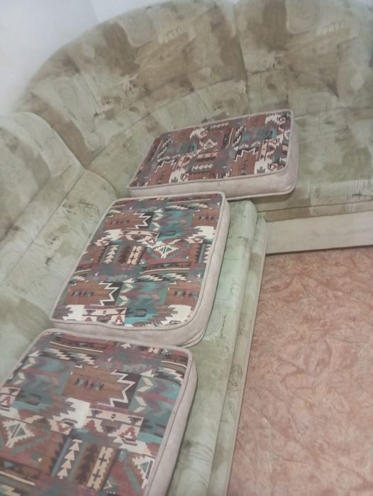 Продам диван угловой