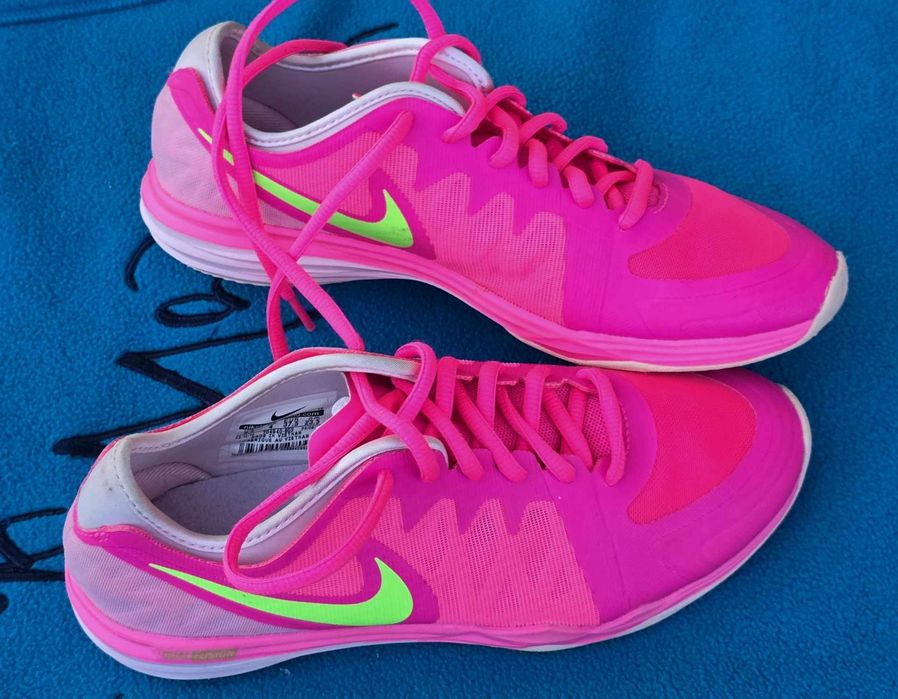 Nike оригинални дамски сникърси 37.5 номер