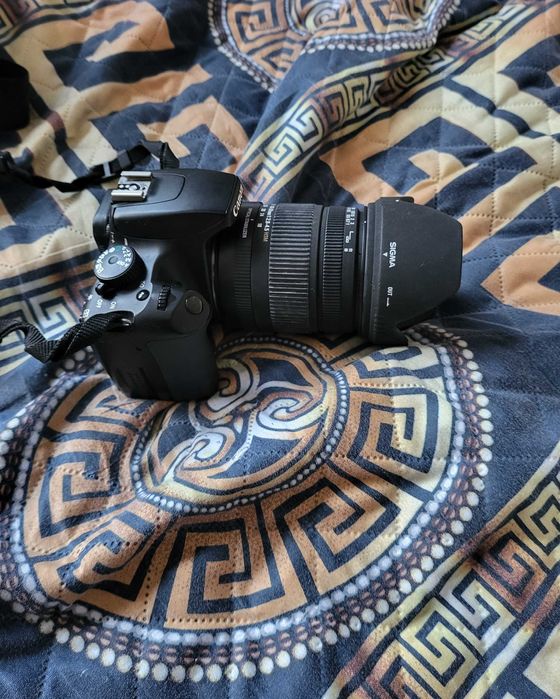 Canon 1000D 18-50mk 1:2:8-4-5HSM