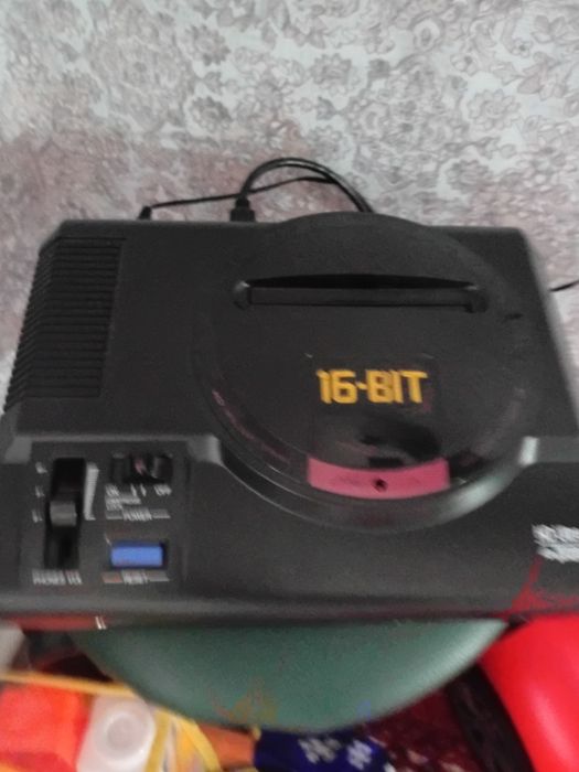 Продам игровую приставку сега