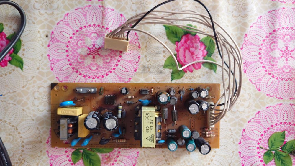 Импульсный блок питания на различные напряжения.