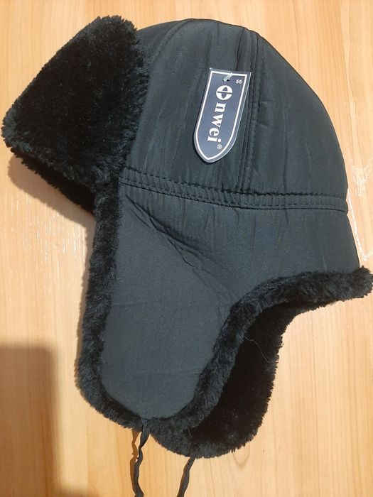 Шапки. НОВЫЕ. Зима. 56 размер.