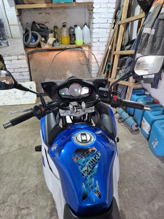 Мотоцикл сузуки дорожный