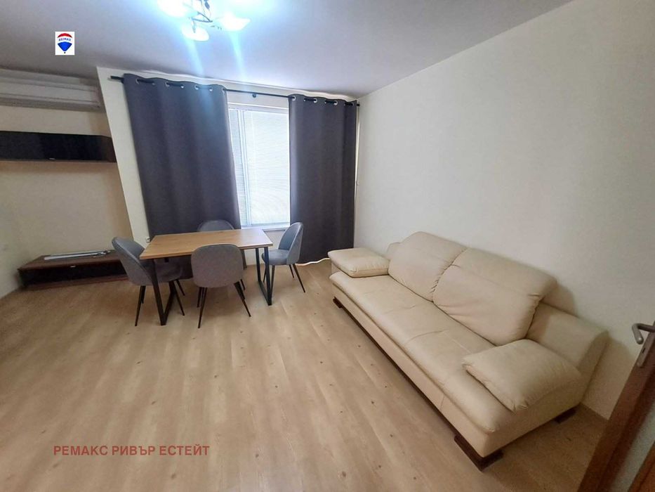 Дава се под наем Двустаен апартамент в Русе, Център - 73 кв.м за 382.5 € - Снимка #3