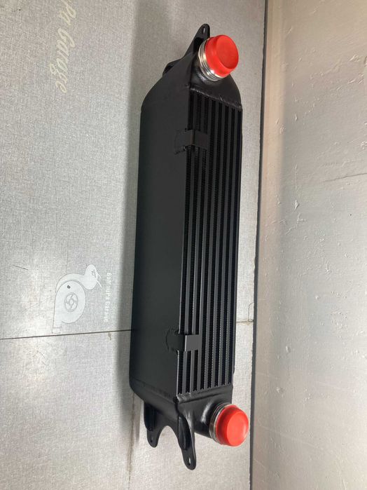 Intercooler Челен интеркулер  на бмв е60 530д 535д 525д 635д