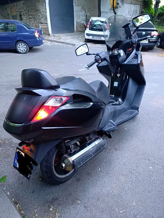 Peugeot Satelis 125cc – Întreținut! Acte la zi! Este recomandat  pentru cei care termină o școală moto și merg pe această cale în viață!