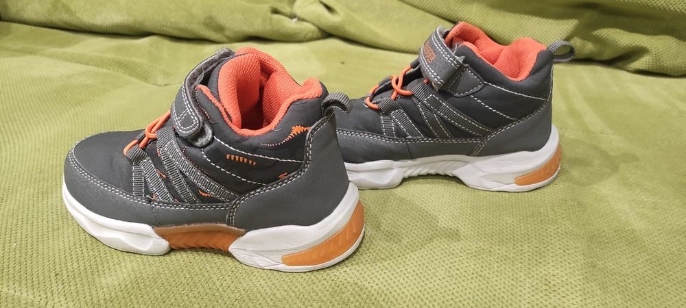 Зимни обувки за момче 27 номер цената е за всички